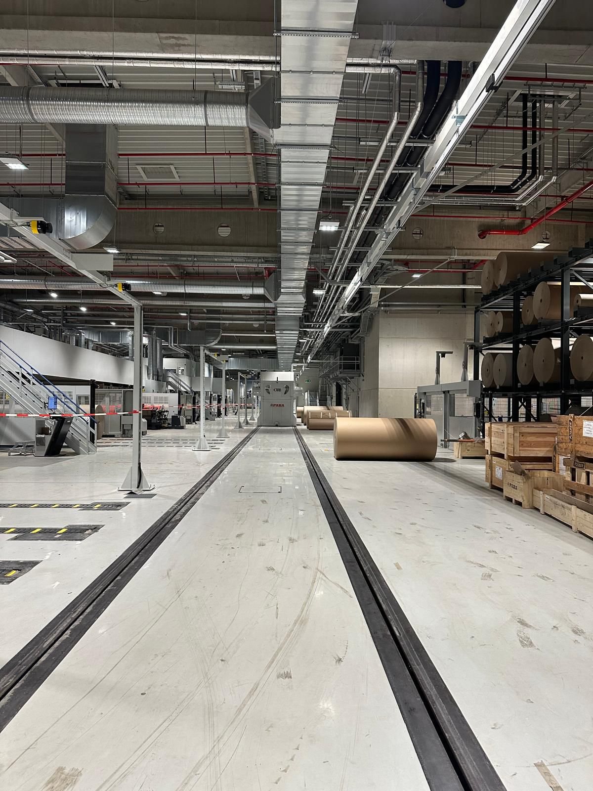 ADK-Service – Industriehalle – Großflächenreinigung in Offenbach, Hanau & Rhein-Main